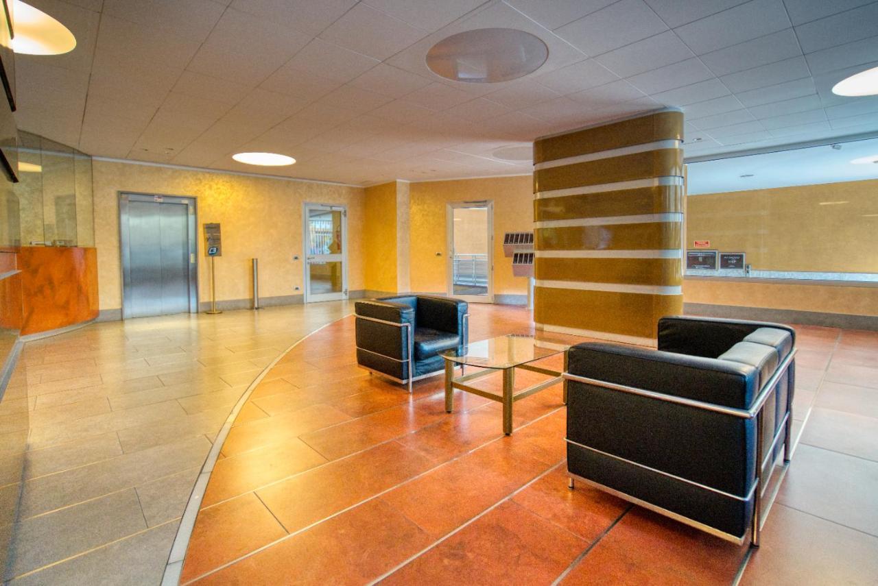 Caseospitali - Cherenel, Bilocale Vicino Centrale Mm2 Milán Exterior foto
